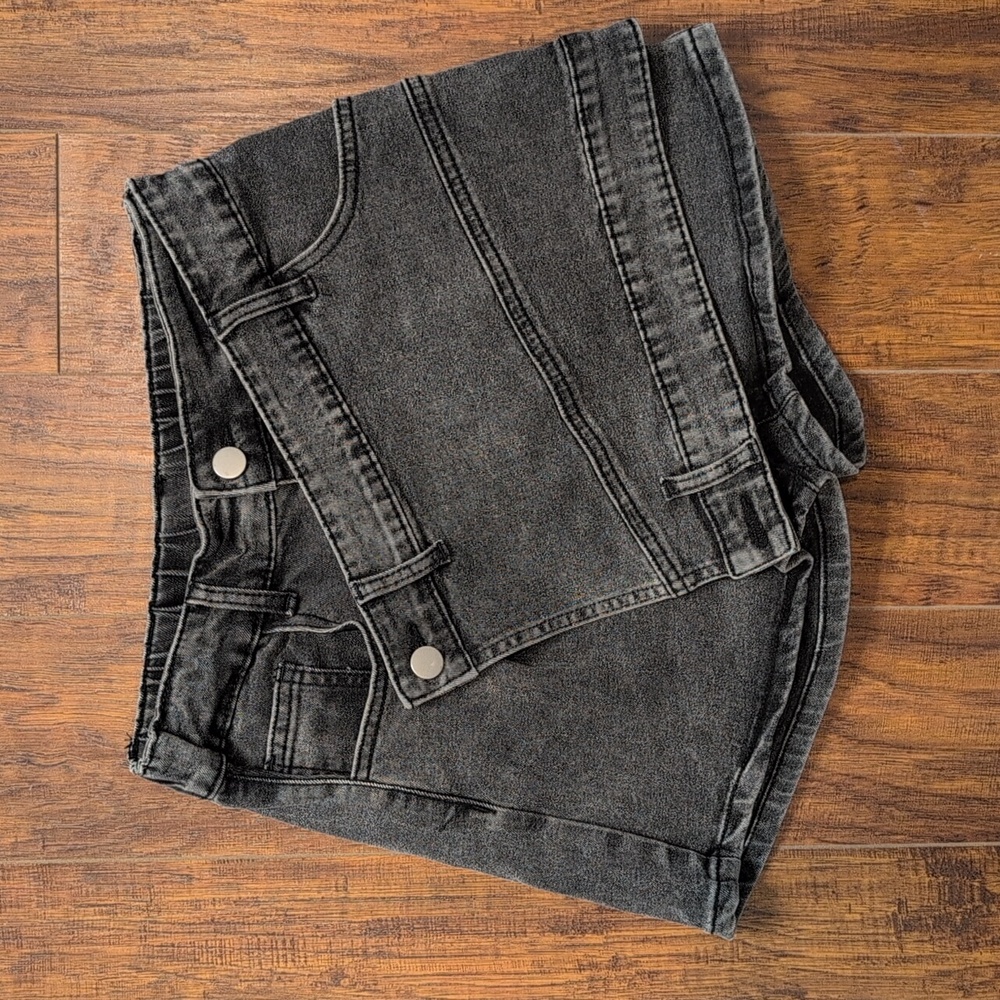 Stylish Black Denim Skort
